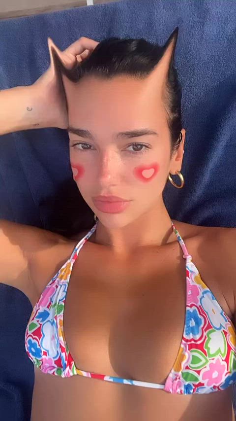bikini celebrity small tits clip