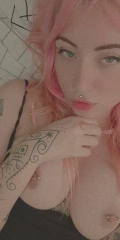 my first gif in a while ๐คค do you like a good pink pussy?