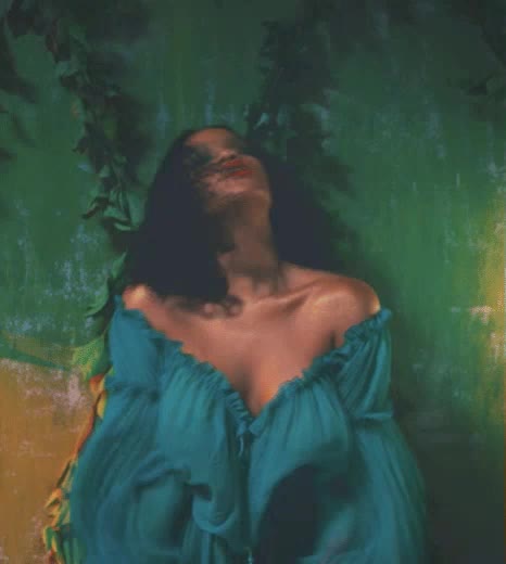 Cleavage Rihanna Tits clip