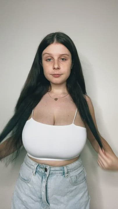 Big Tits Bouncing Tits TikTok clip