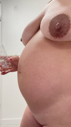 milf natural tits pregnant pregnant-porn clip