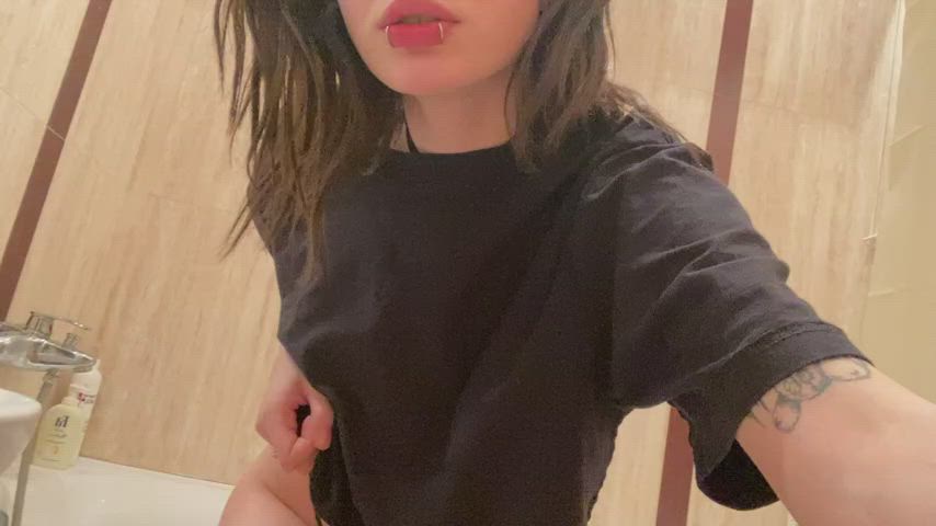 Barely Legal Boobs Tease Teen clip