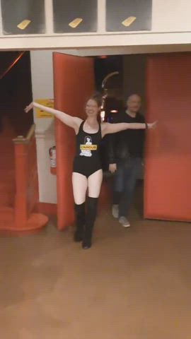 Hotwife Public Redhead clip