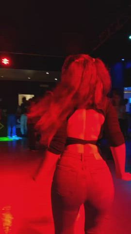 brunette dancing teen tits clip