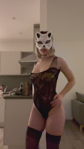 Latina Lesbian Licking clip