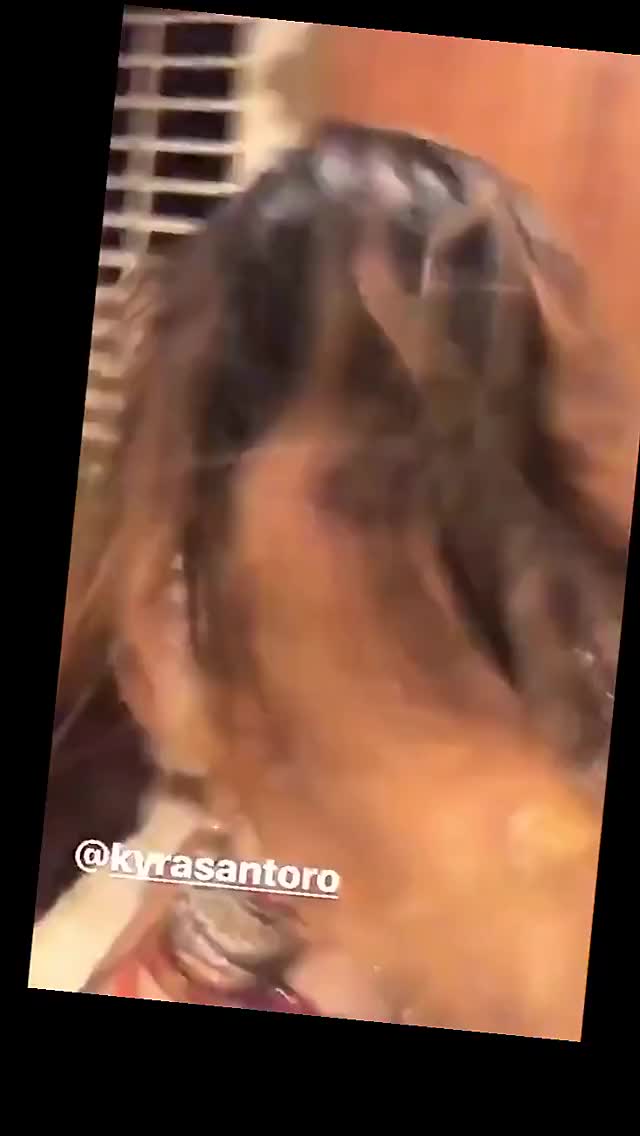 Bella Thorne clip