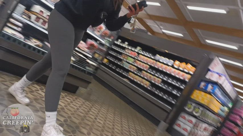 candid leggings voyeur clip