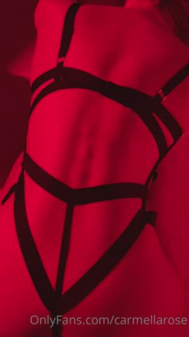 ass back arched carmella rose clip