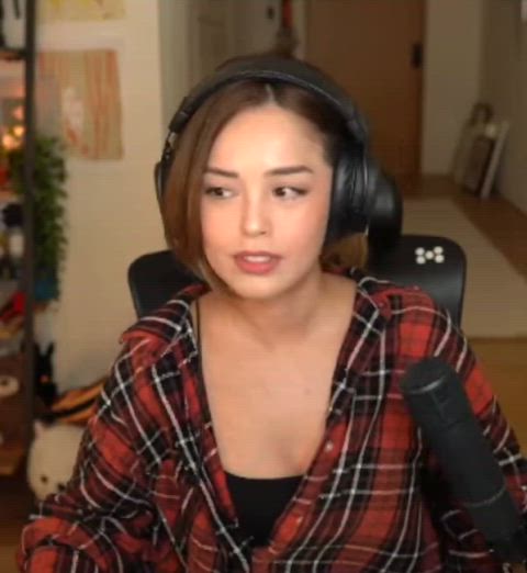 Rae becomes an egg... Raegg?