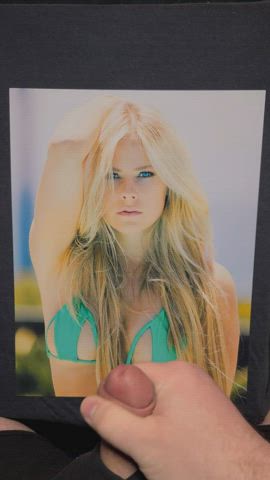 avril lavigne celebrity cum tribute clip