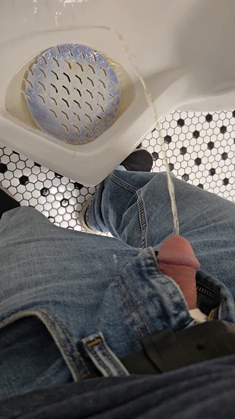 cut cock gay little dick pee peeing piss pissing male-pissing small-cocks clip