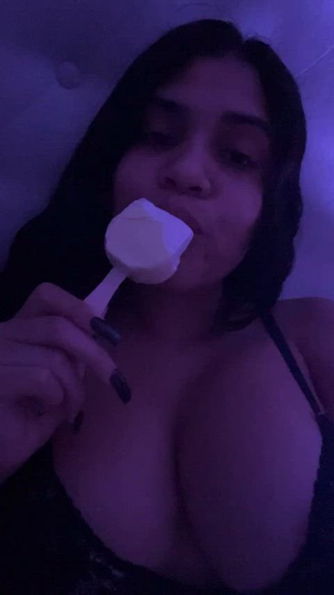 amateur gaby napoles suction dildo clip