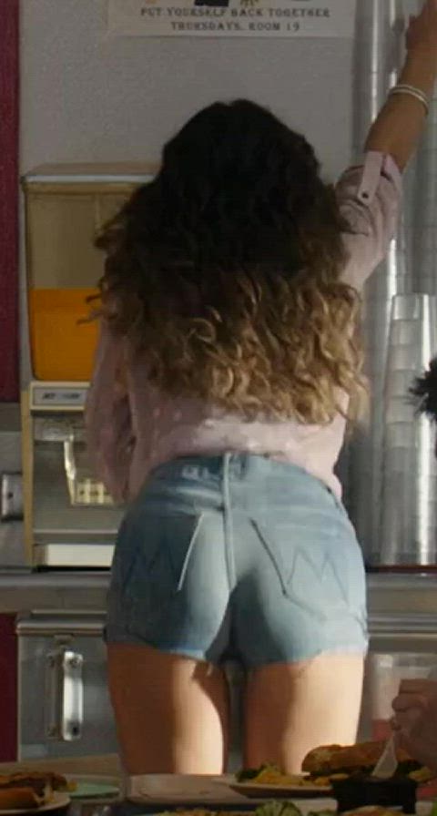celebrity female vanessa hudgens clip