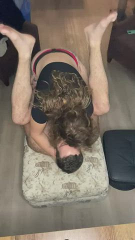 couple kissing pegging clip