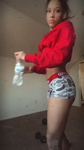 Pretty Pussy Thick clip