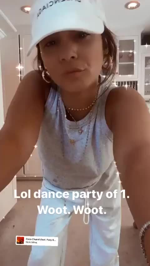Vanessa Hudgens clip