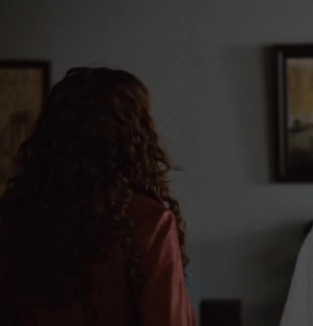 Anne Hathaway clip