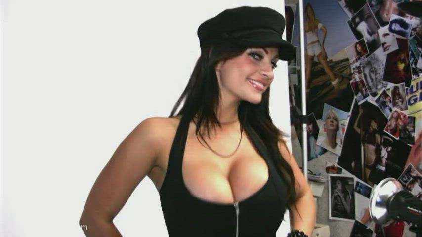Busty Cleavage Czech clip