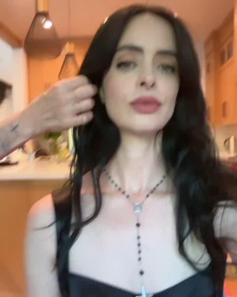 brunette hair pulling krysten ritter clip