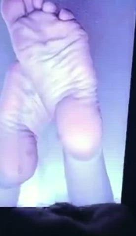 cumshot feet feet fetish soles clip