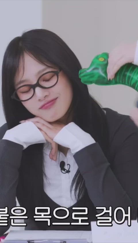 Minji New jeeeeans - Dinosaur