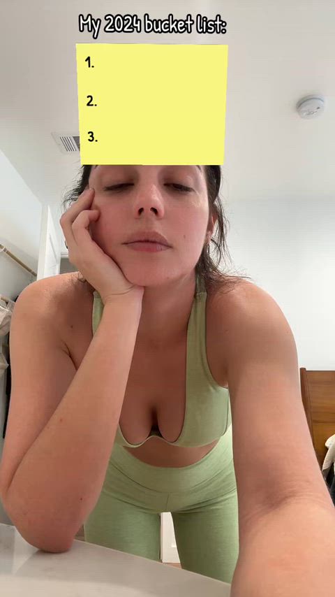 actress big tits celebrity cleavage downblouse model natural tits spandex clip
