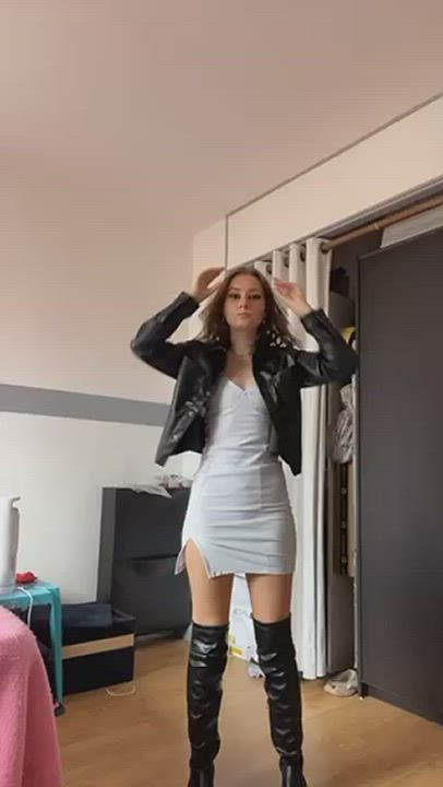 Teen TikTok Upskirt clip