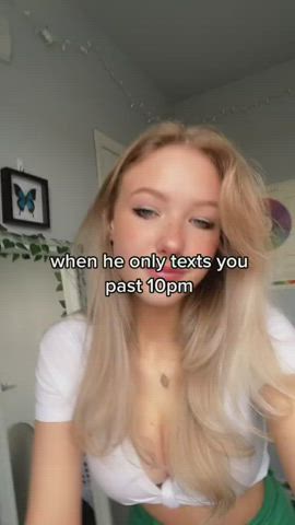 Big Tits Blonde Cleavage TikTok clip