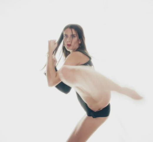 Sara Sampaio clip