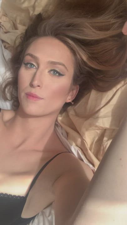Pretty Redhead Trans clip