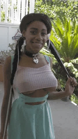 Boobs Dancing Ebony clip