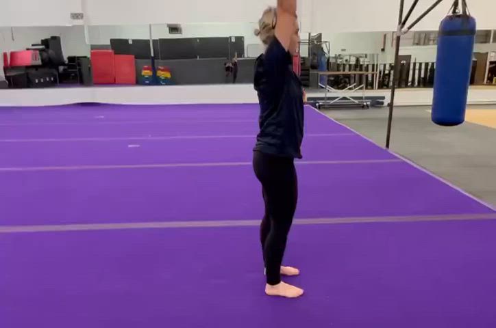 athletic blonde celebrity clip