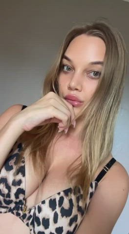 ass big tits kiss clip