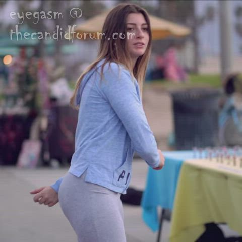 ass candid jiggling public clip