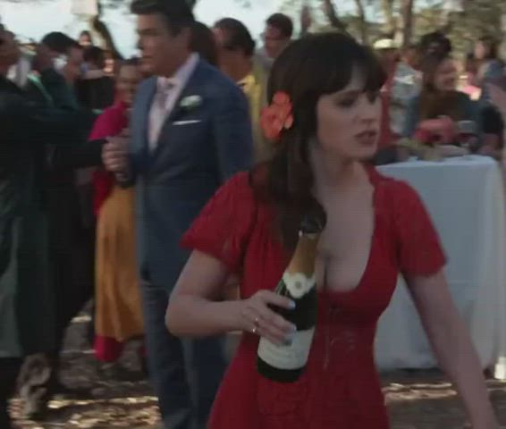 cleavage jiggling zooey deschanel clip