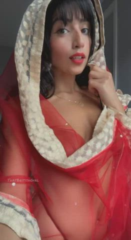 Red lips to match my dupatta π