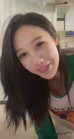 amateur asian babe camgirl chinese downblouse natural tits nipple nipslip clip