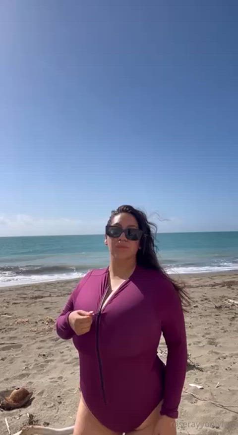 amateur big tits boobs busty huge tits natural tits tits clip