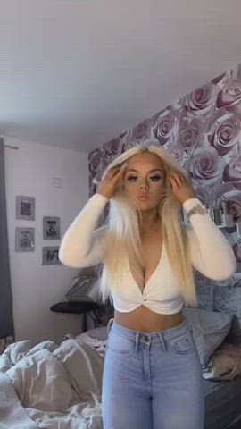 those tits π€€π