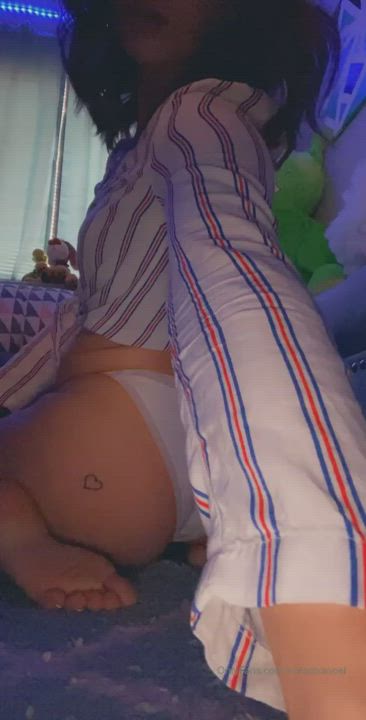 big ass feet onlyfans clip