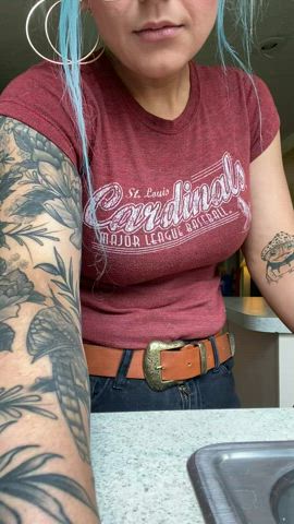 Here’s me hoping my boobies make you hard 🤞