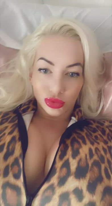 Boobs Cleavage Pussy clip