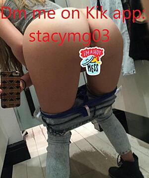 21[F] I'm actually giving some fun who does HMU