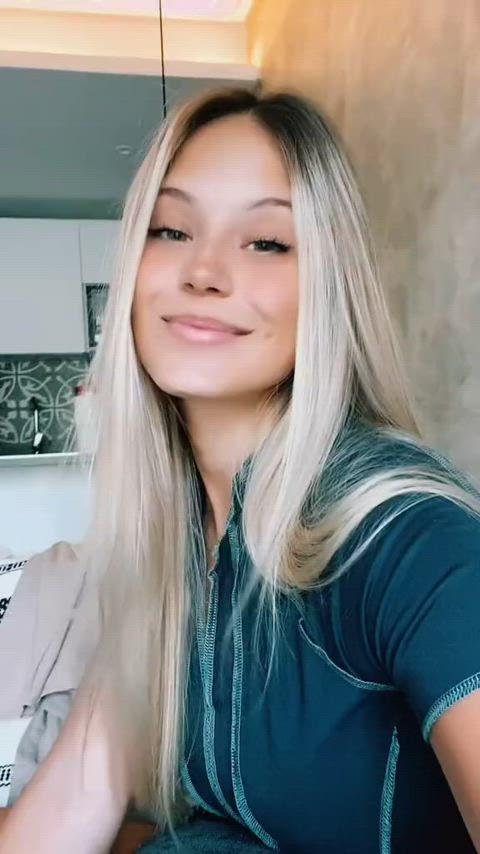 blonde boobs green eyes clip