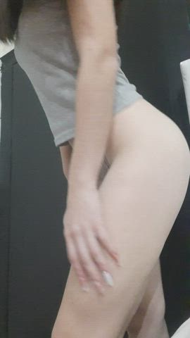 Spank me and tell me I'm your whore π