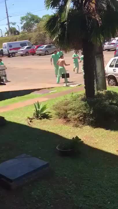 BRIGA NO HOSPITAL