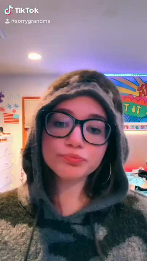 babe dancing girls pretty sensual sex teasing teen tiktok tits clip