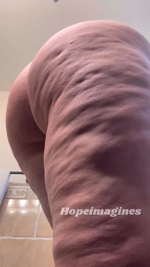 I like that you can see my dimples through my yoga pants