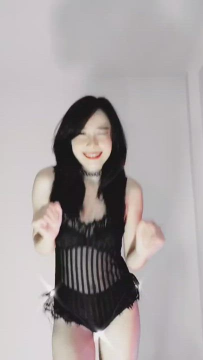 Asian OnlyFans r/AsiansGoneWild clip