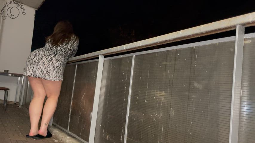 Farting loud on the balcony for my neighbours ๐คซ